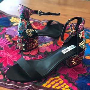 Never worn Steve Madden Inca Sandal